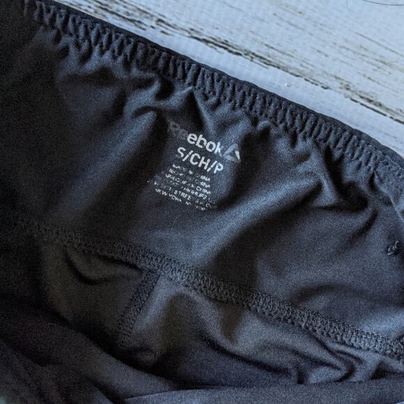Reebok Cropped Black Workout Yoga Pants sz Small - Picture 4 of 4